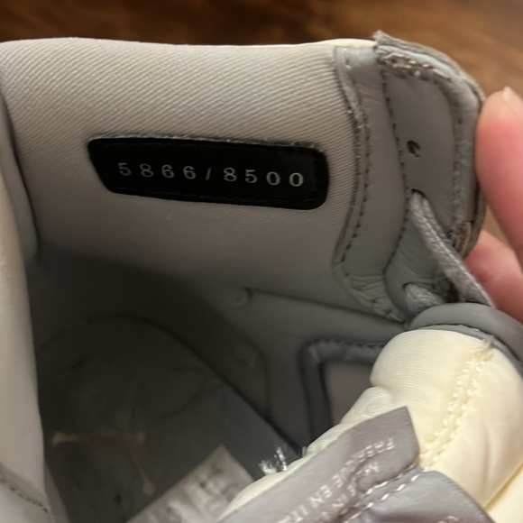 dior/ jordan shoes SERIAL NIMBER IN PICS - Picture 4 of 4